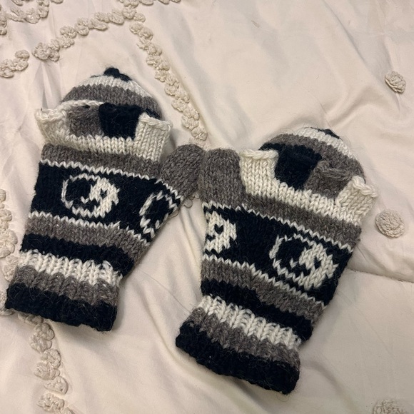 Yin and Yang Knitted Wool Fingerless Gloves Lined Mittens - Picture 9 of 9